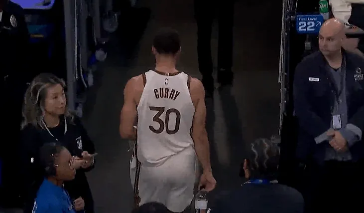 九游娱乐-包含今晨体能课后；金州勇士门线救险备战NBA常规赛；态度坚定；更衣室氛围转暖的词条